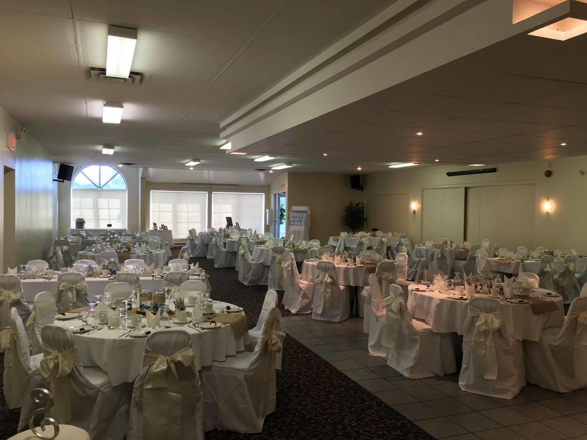Fairway Inn Sussex Exterior foto